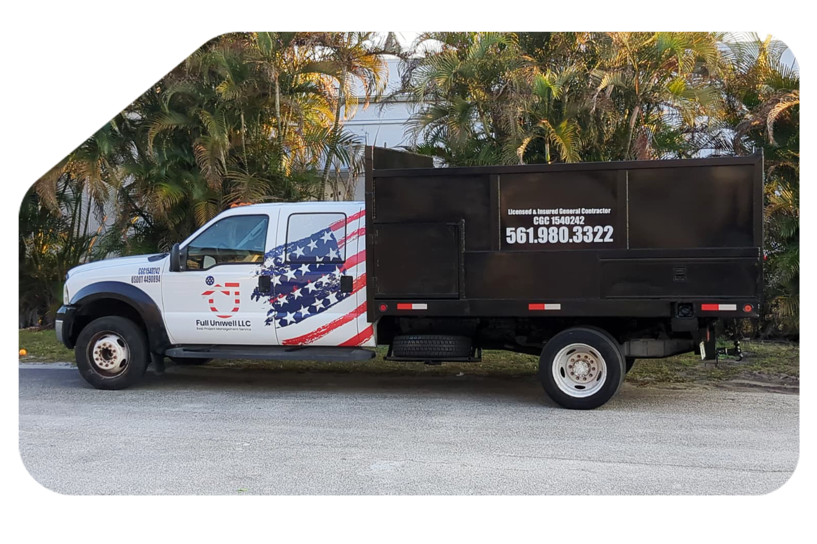 Dump truck for debris hauling